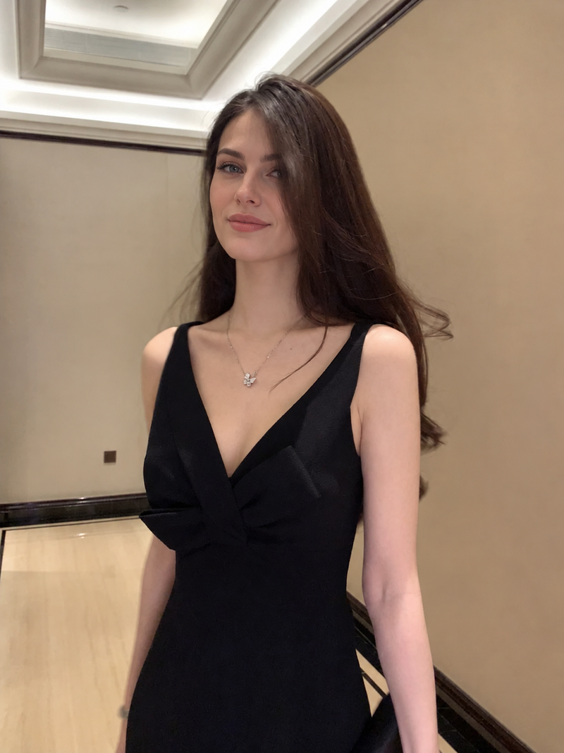 V-Neck Bow-Front Fitted Cocktail Dress - Black