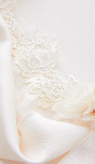 Lace-Trim Satin Mermaid Evening Dress - garment detail