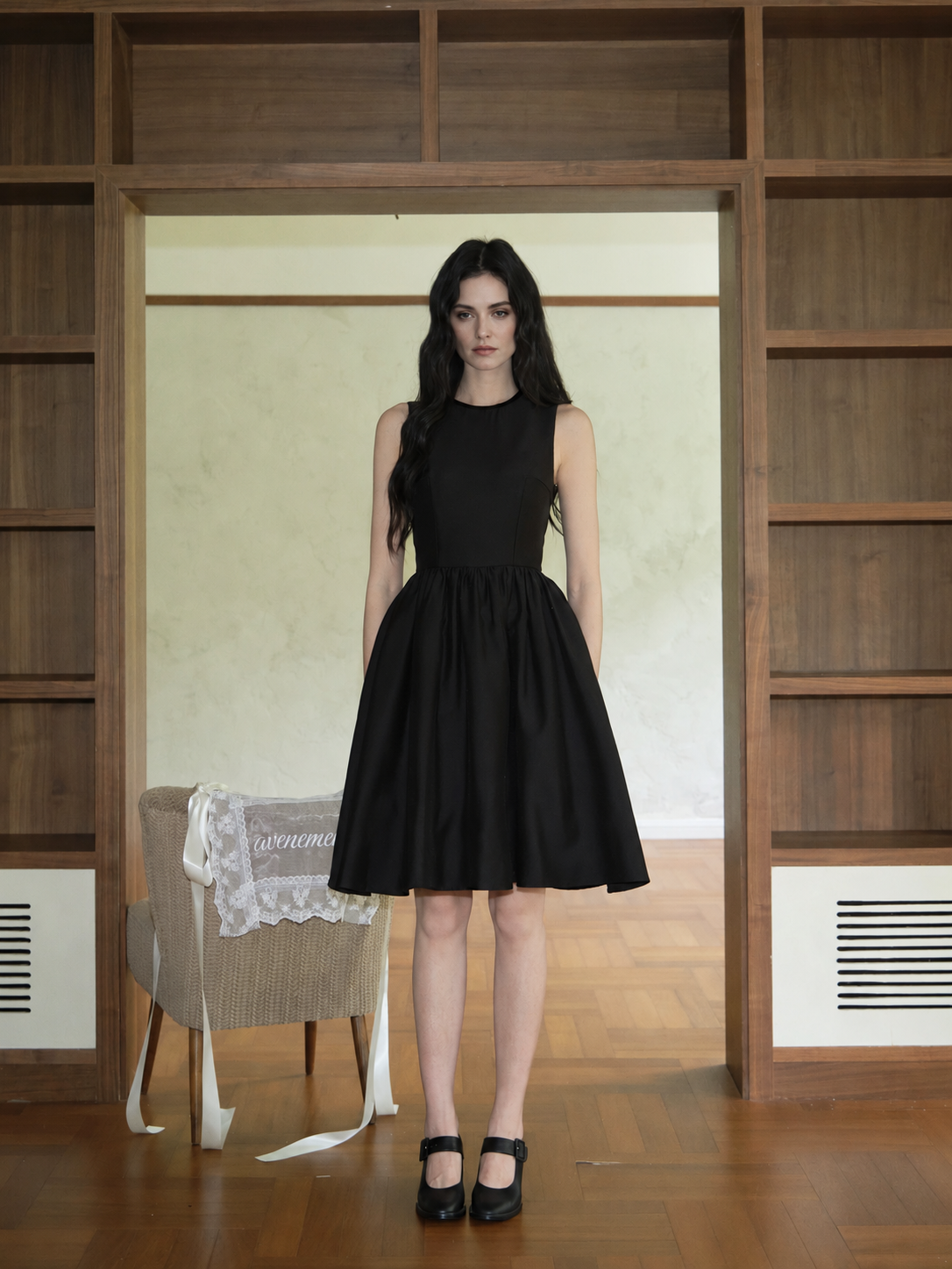Sleeveless Round-Neck A-Line Cocktail Midi Dress - Black