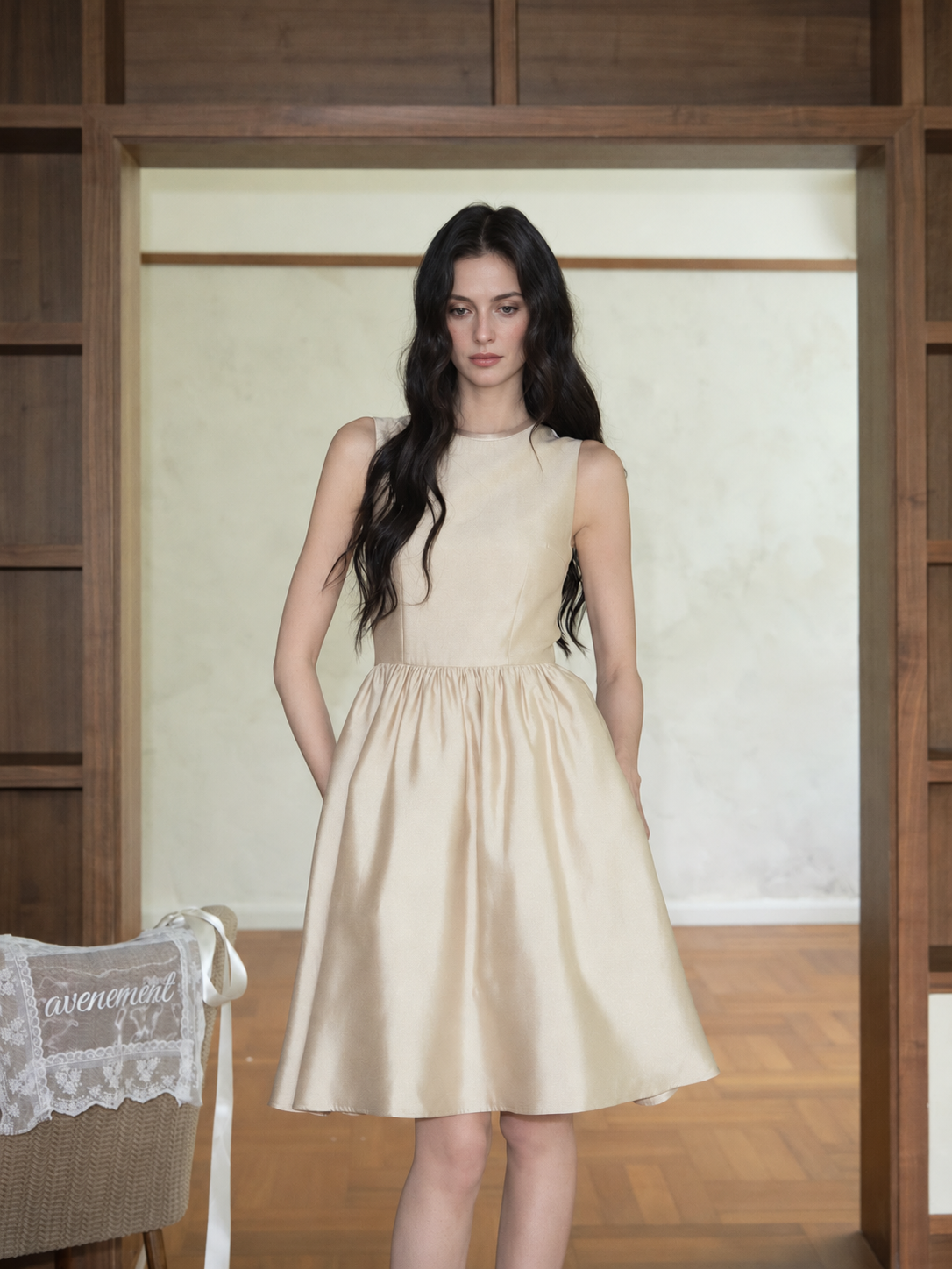Sleeveless Round-Neck A-Line Cocktail Midi Dress - Champagne