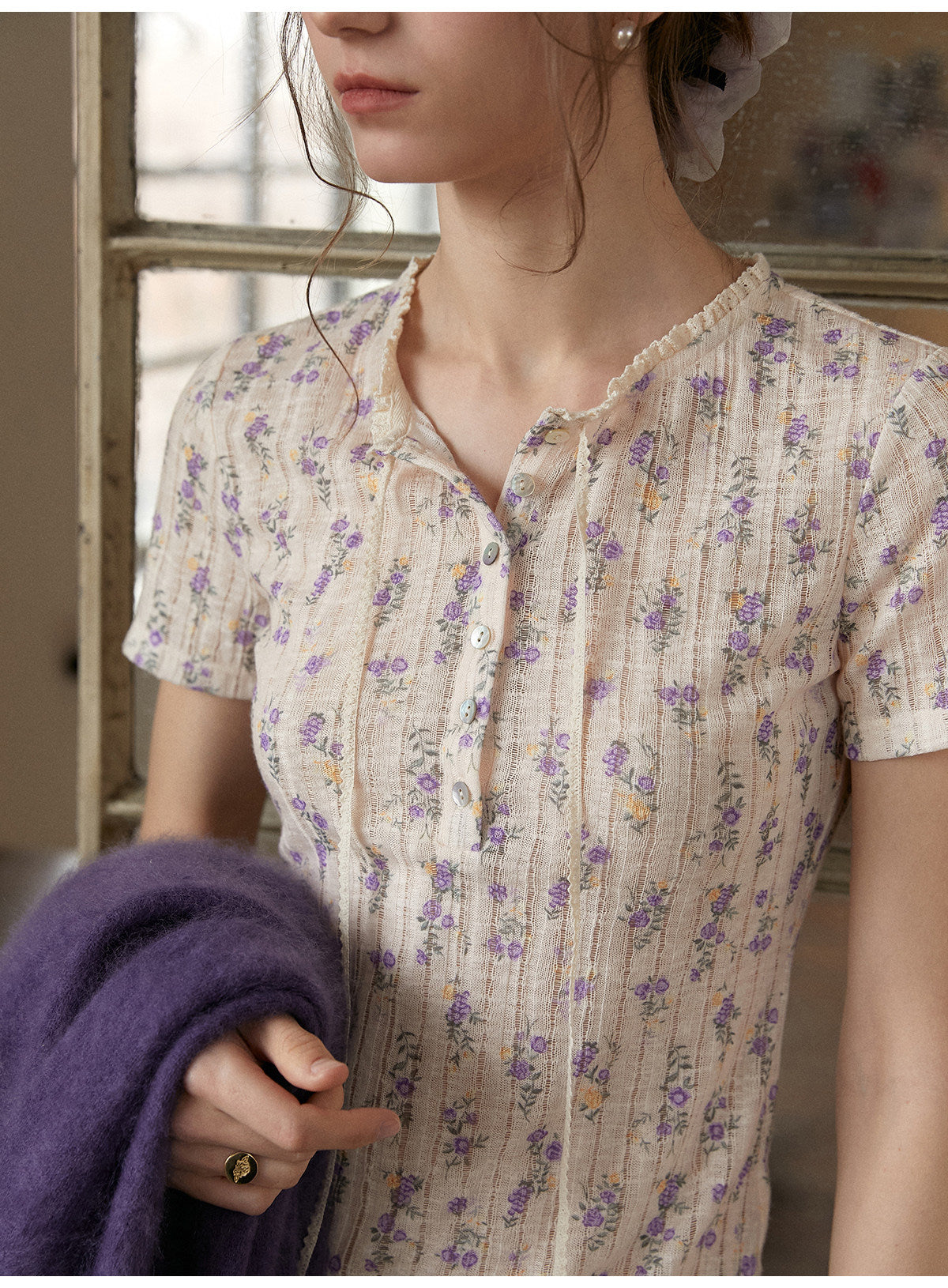French Retro Textured Floral Knit T-Shirt Women Short Sleeve Lace Trim Neck Top