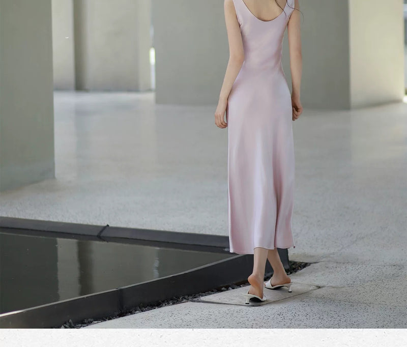 Draped Cowl-Neck Sleeveless Mermaid Maxi Dress - garment detail