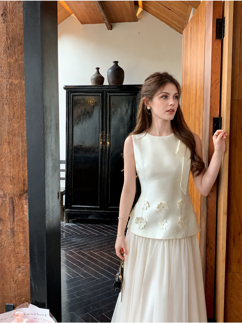 Floral-Applique Sleeveless Tulle Maxi Dress - Pearl White