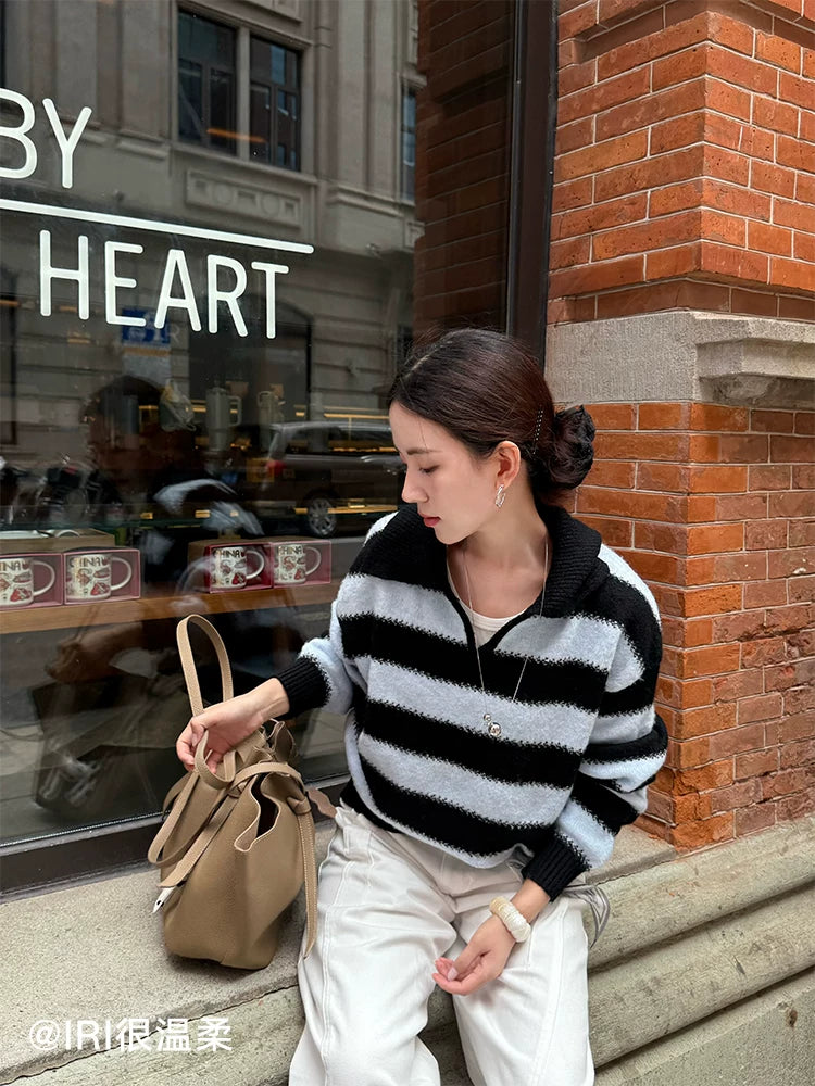 对白慵懒风宽松翻领条纹毛衣女2026秋季新款绵羊毛软糯休闲针织衫