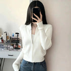 白色毛衣针织开衫外套女2026春秋新款温柔风外穿拉链通勤打底上衣