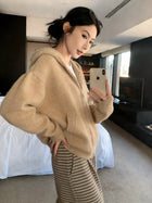 高级感慵懒连帽毛衣外套女秋冬穿搭宽松软糯拉链针织开衫外搭上衣