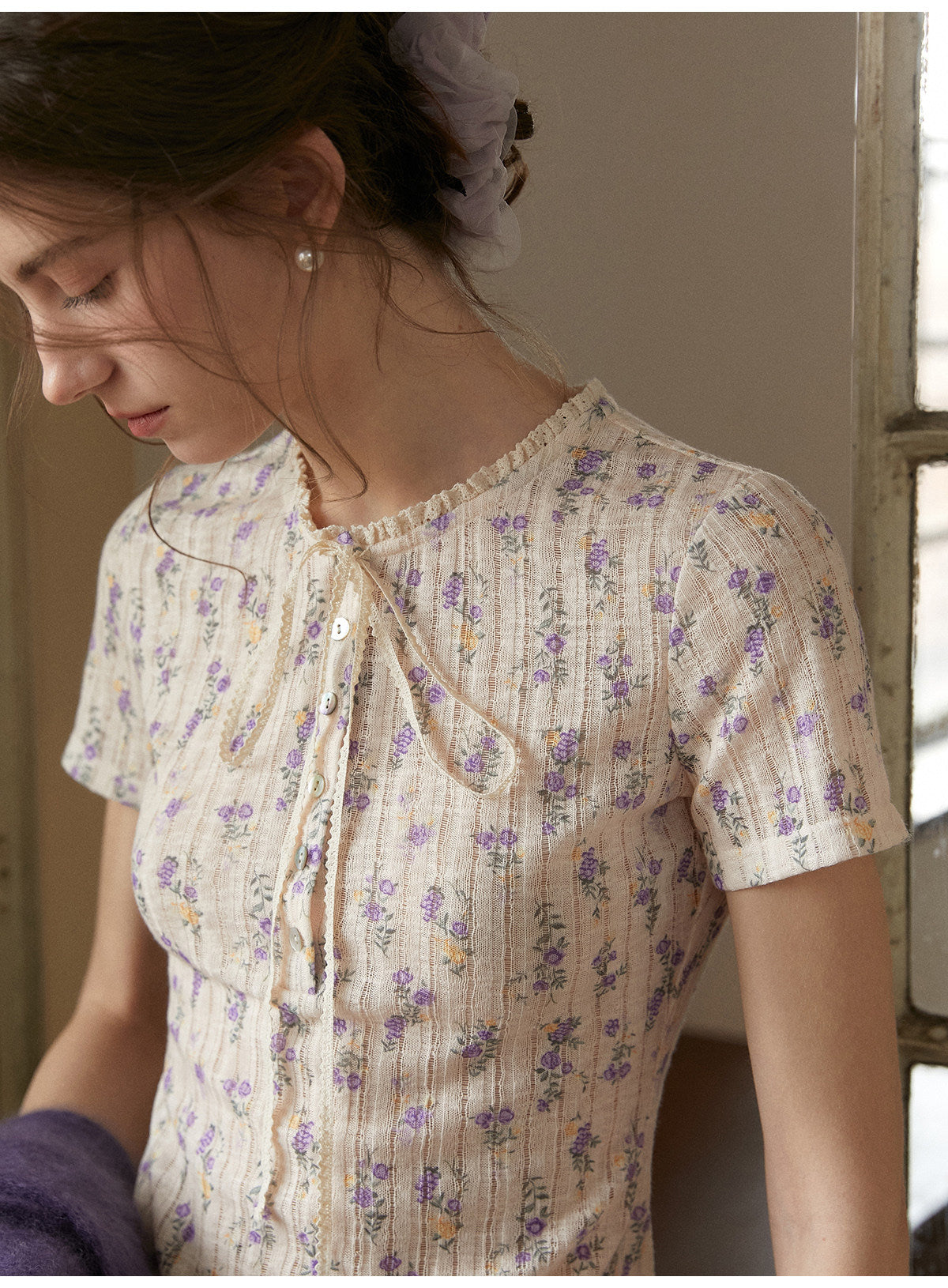 French Retro Textured Floral Knit T-Shirt Women Short Sleeve Lace Trim Neck Top